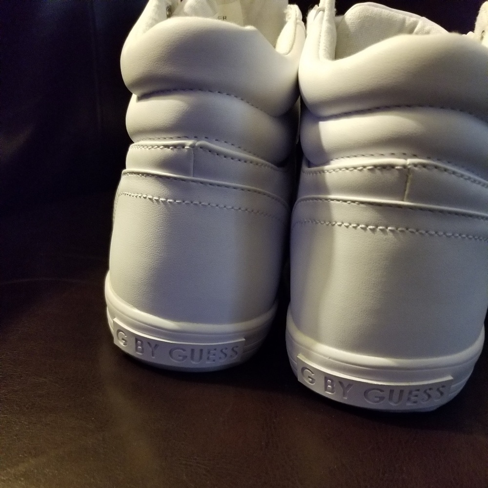 Sneakers - Picture 2 of 4